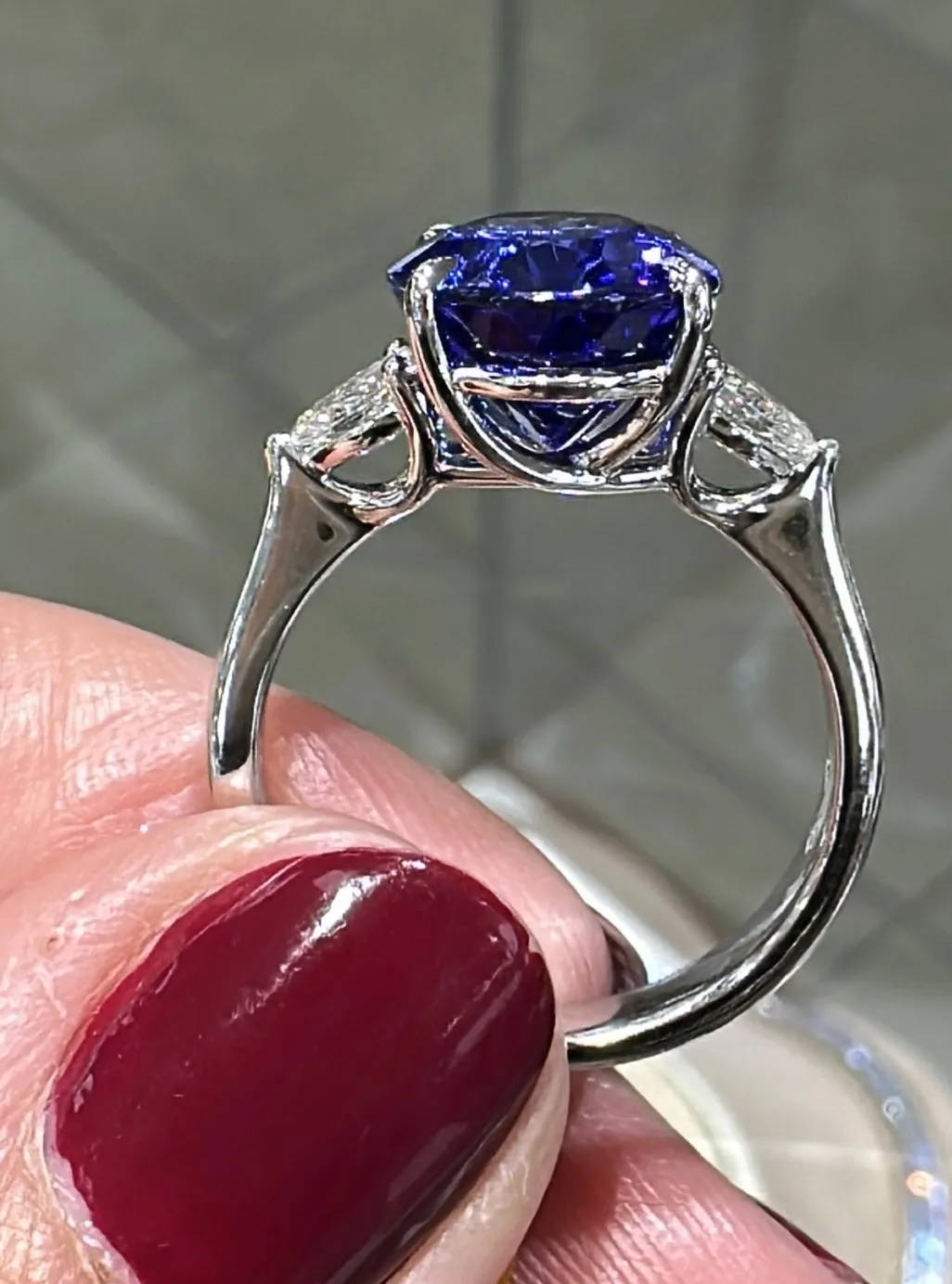 5.28ct Oval Tanzanite Center & Pear Shape Side Diamond Cocktail Right-hand Ring