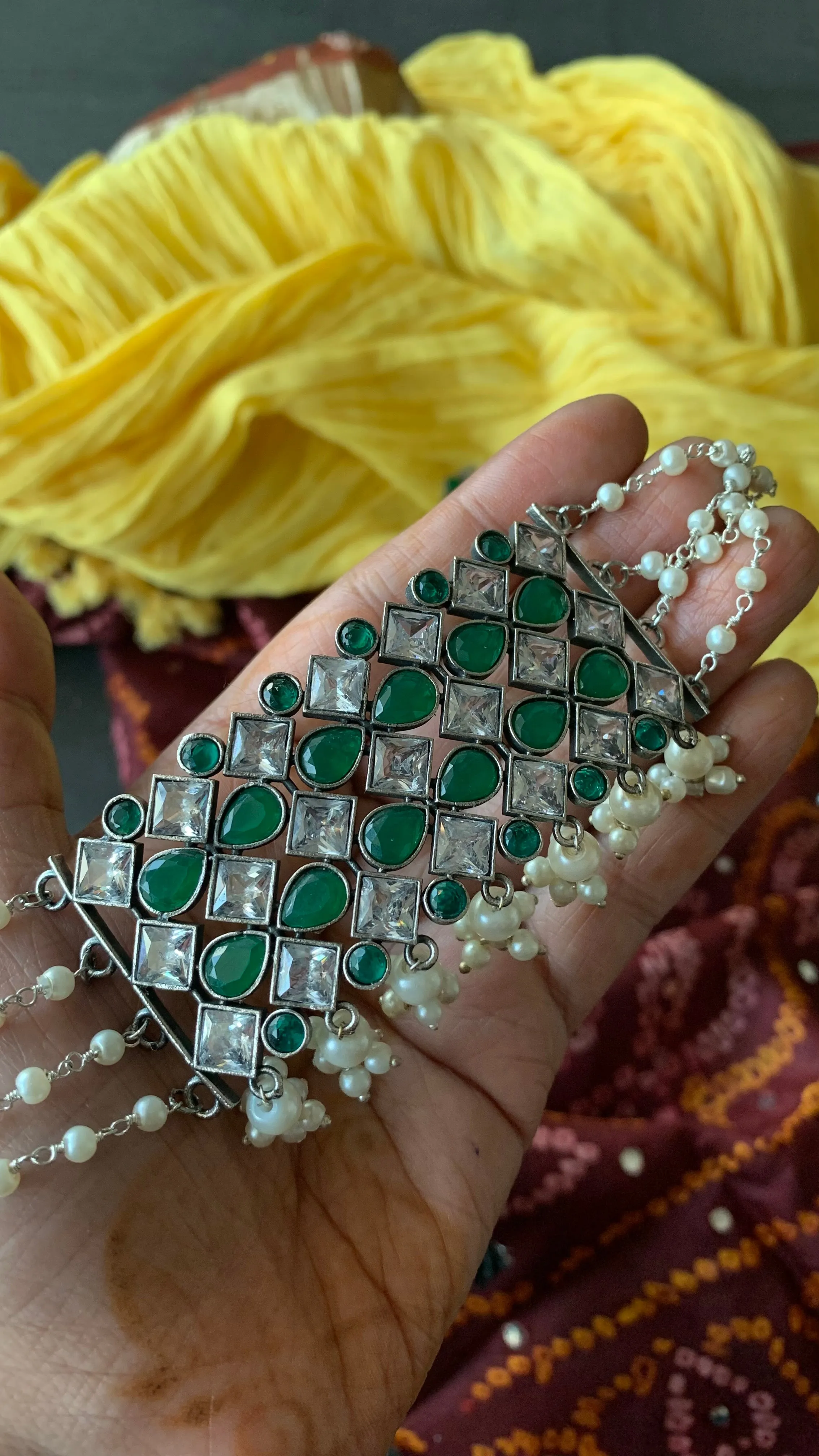 Beautiful Stones and Pearls Choker with Earrings