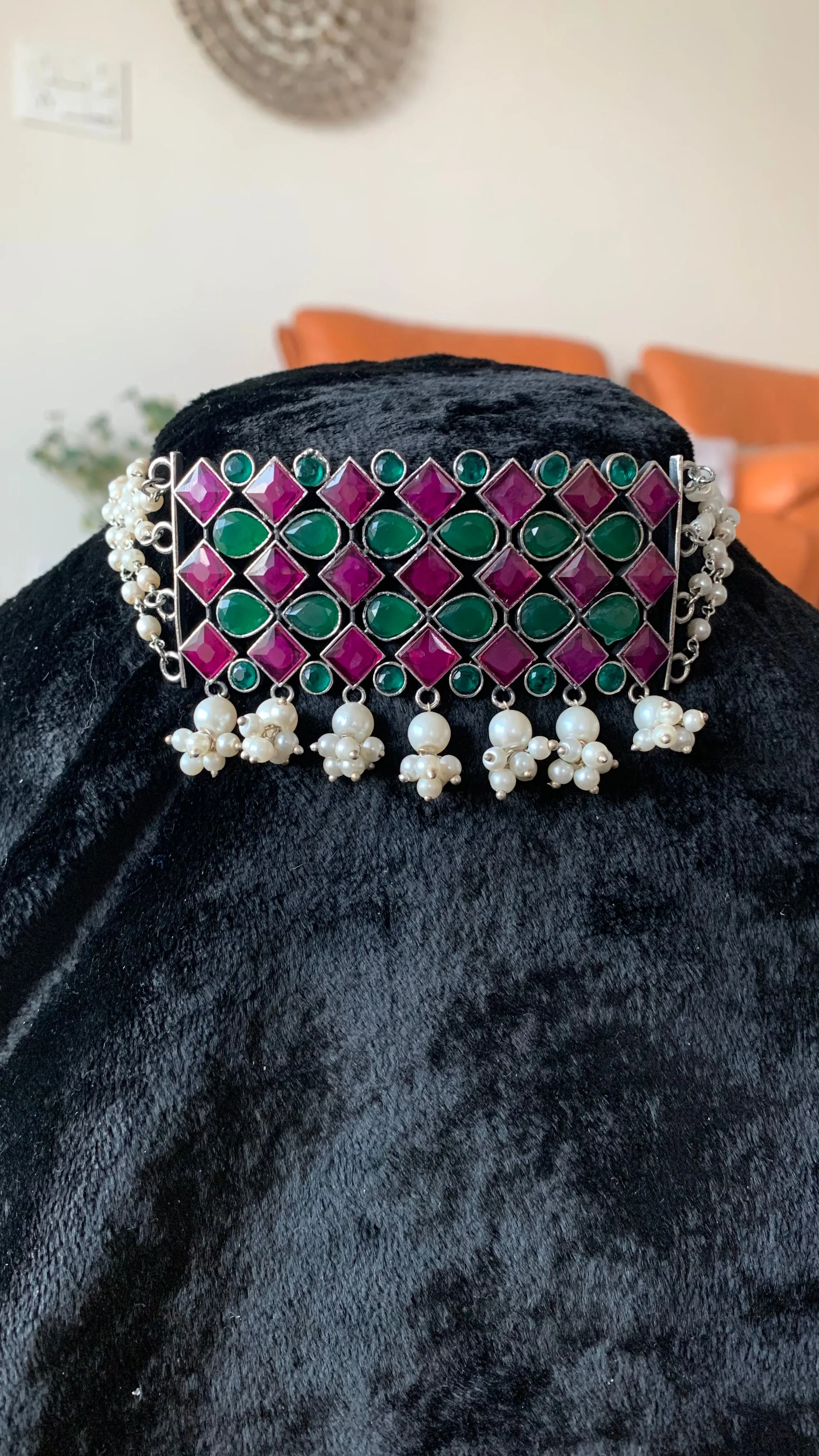 Beautiful Stones and Pearls Choker with Earrings