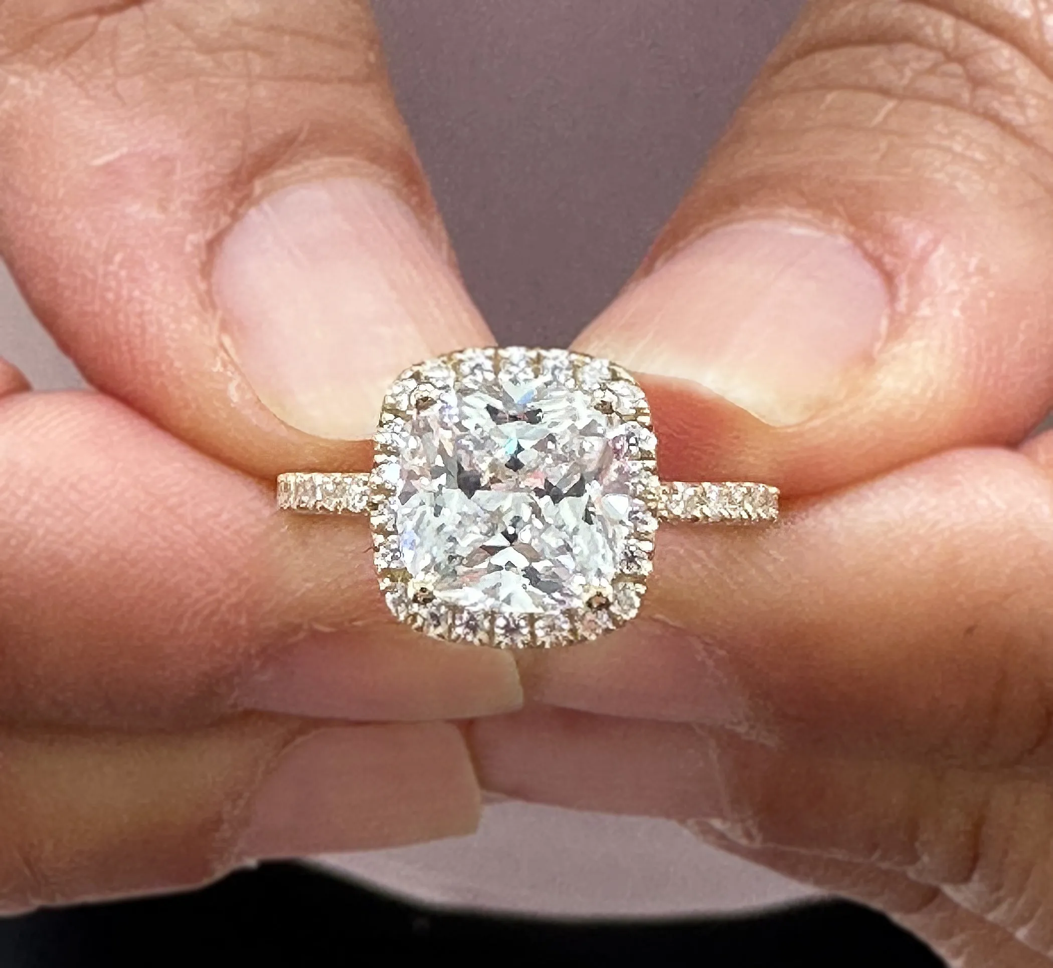 Cushion Cut And Round Cut Diamond Engagement Ring IGI Certified 14k Solid Yellow Gold Wedding ring Halo Style Bridal Ring 2.50ct F-VS2