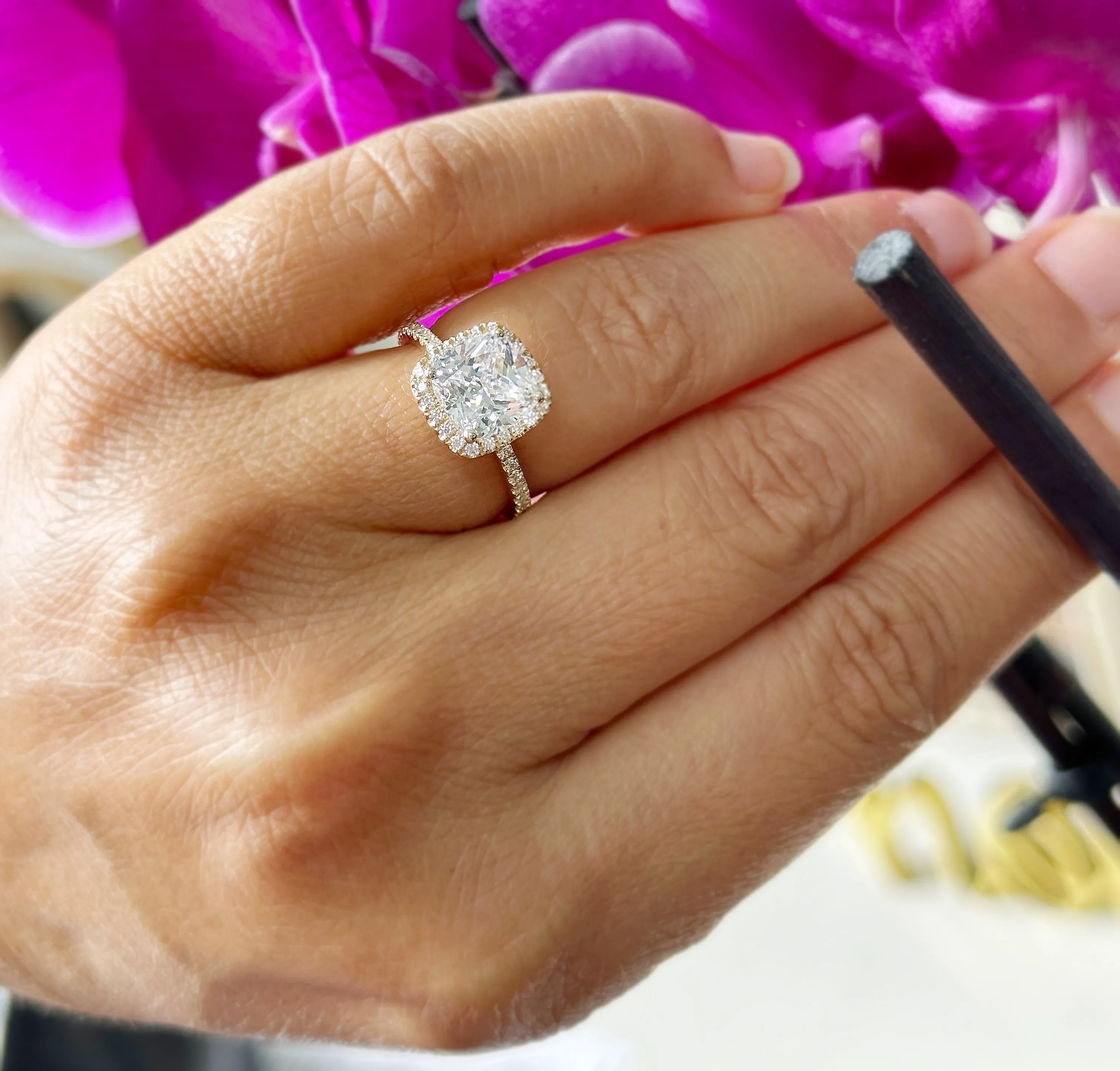 Cushion Cut And Round Cut Diamond Engagement Ring IGI Certified 14k Solid Yellow Gold Wedding ring Halo Style Bridal Ring 2.50ct F-VS2