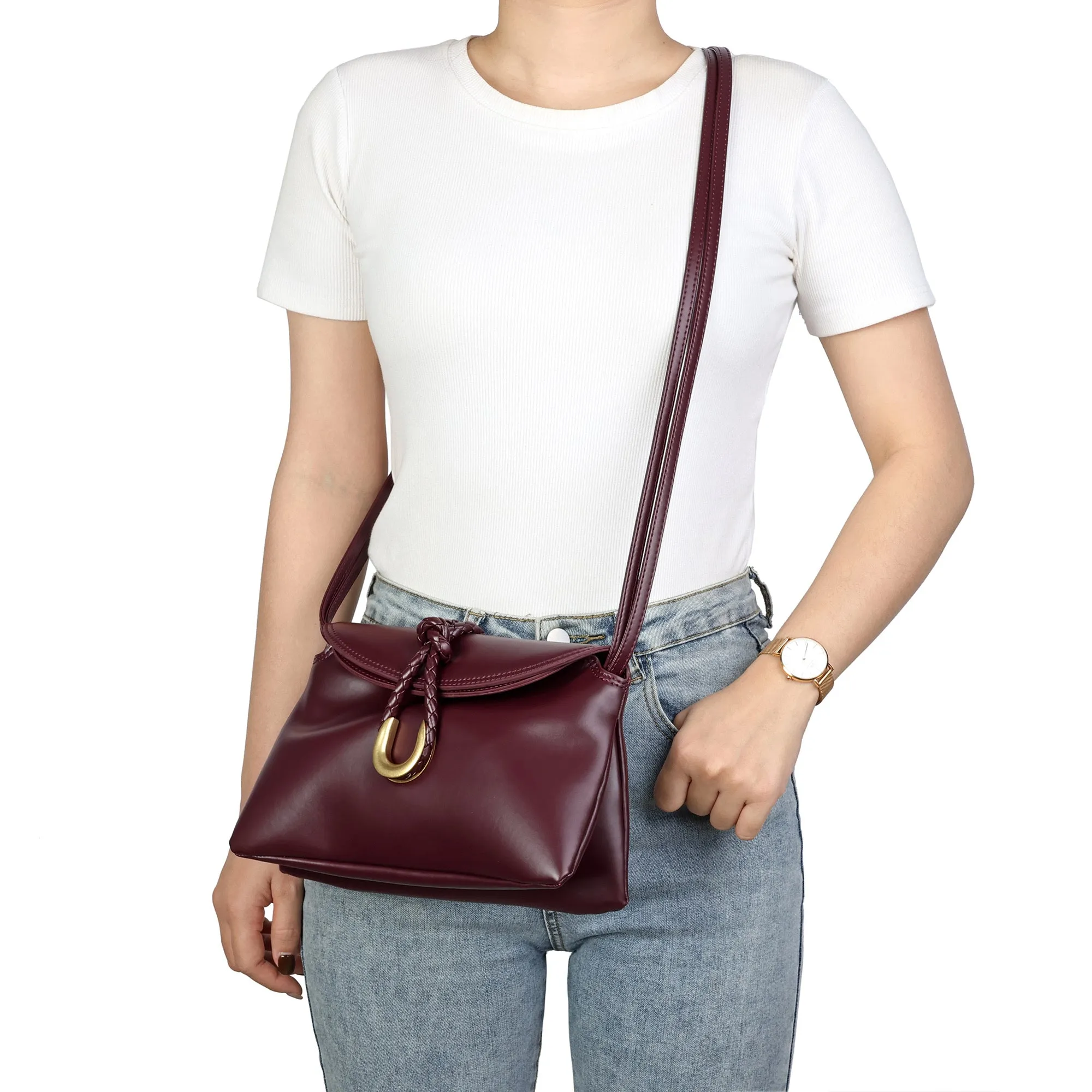 Elegant Leather Crossbody Bag with Braided Closure