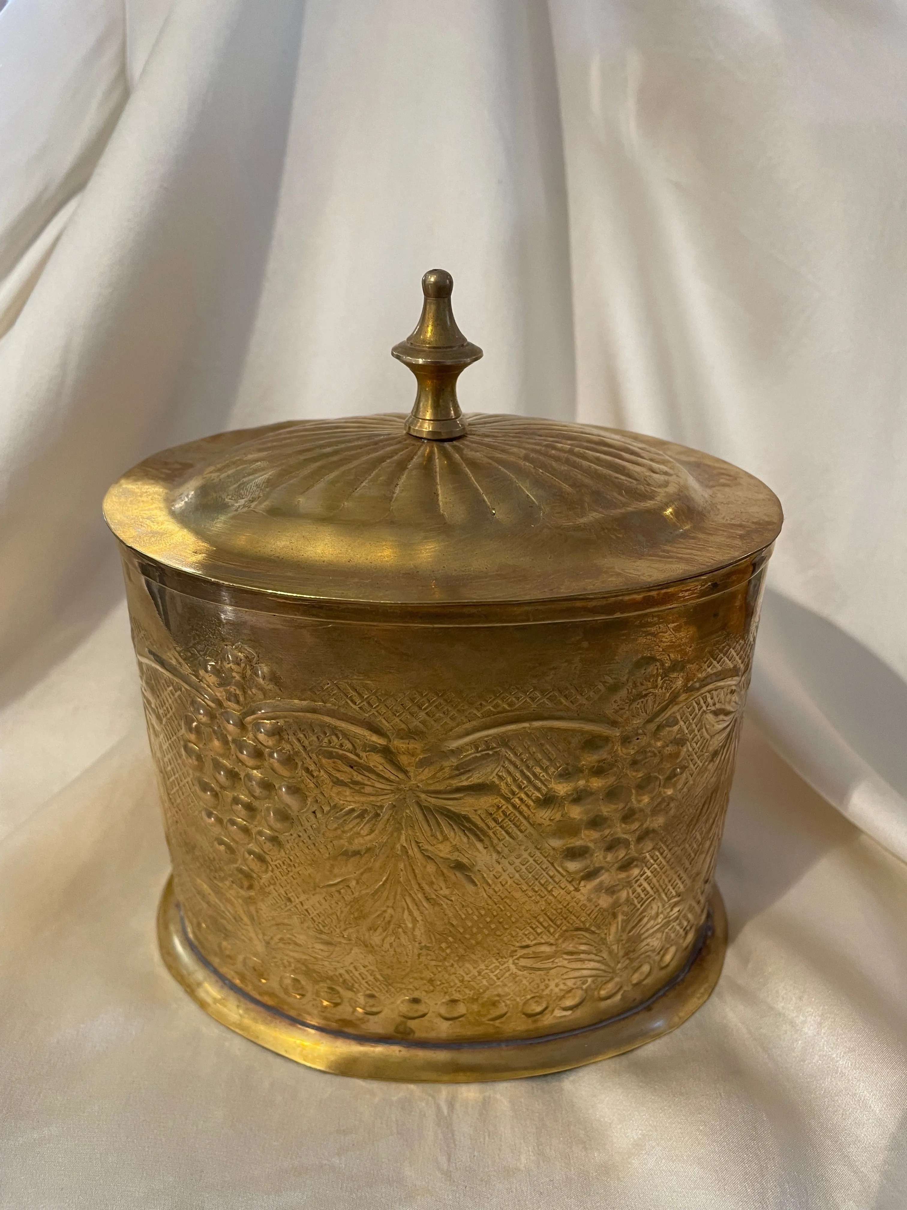 JV1237 Brass Container W/Grape Design