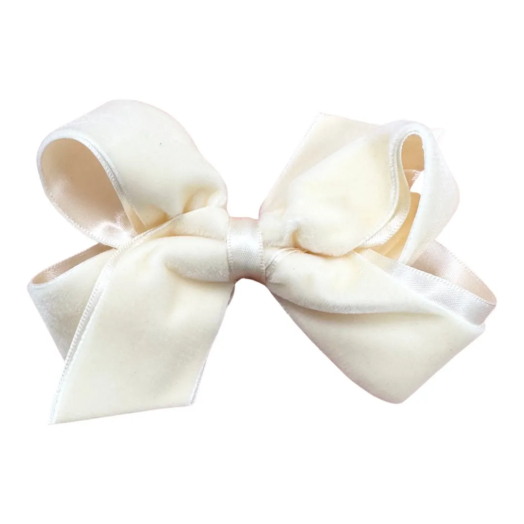 Medium Classic Velvet Hair Bow on Clippie