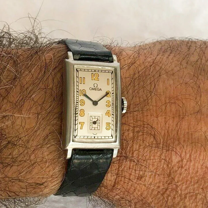 Omega Art Deco Arabic Manual c. 1937 Vintage Steel 22 x 40 mm