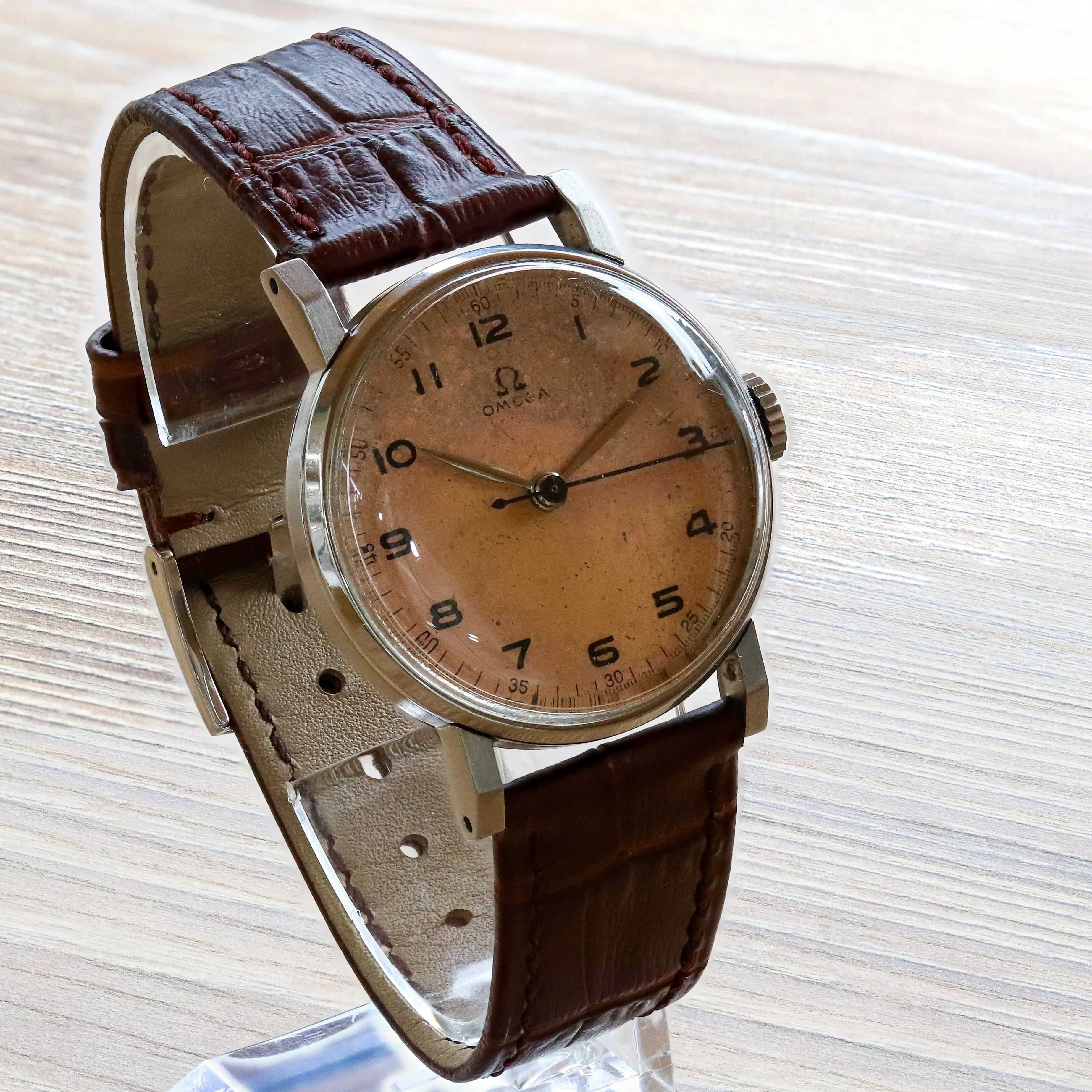 Omega Military 2242/1 Salmon Dial Manual Cal. 30T2 c. 1945 Steel 33 mm