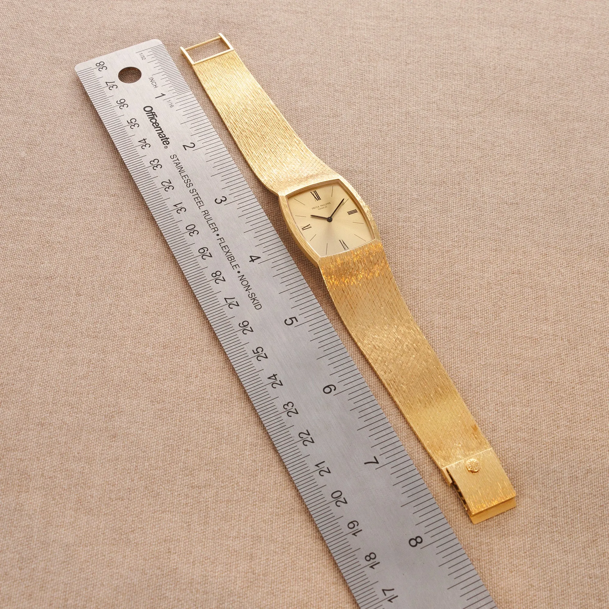 Patek Philippe Yellow Gold Mechanical Bracelet Watch Ref. 3528