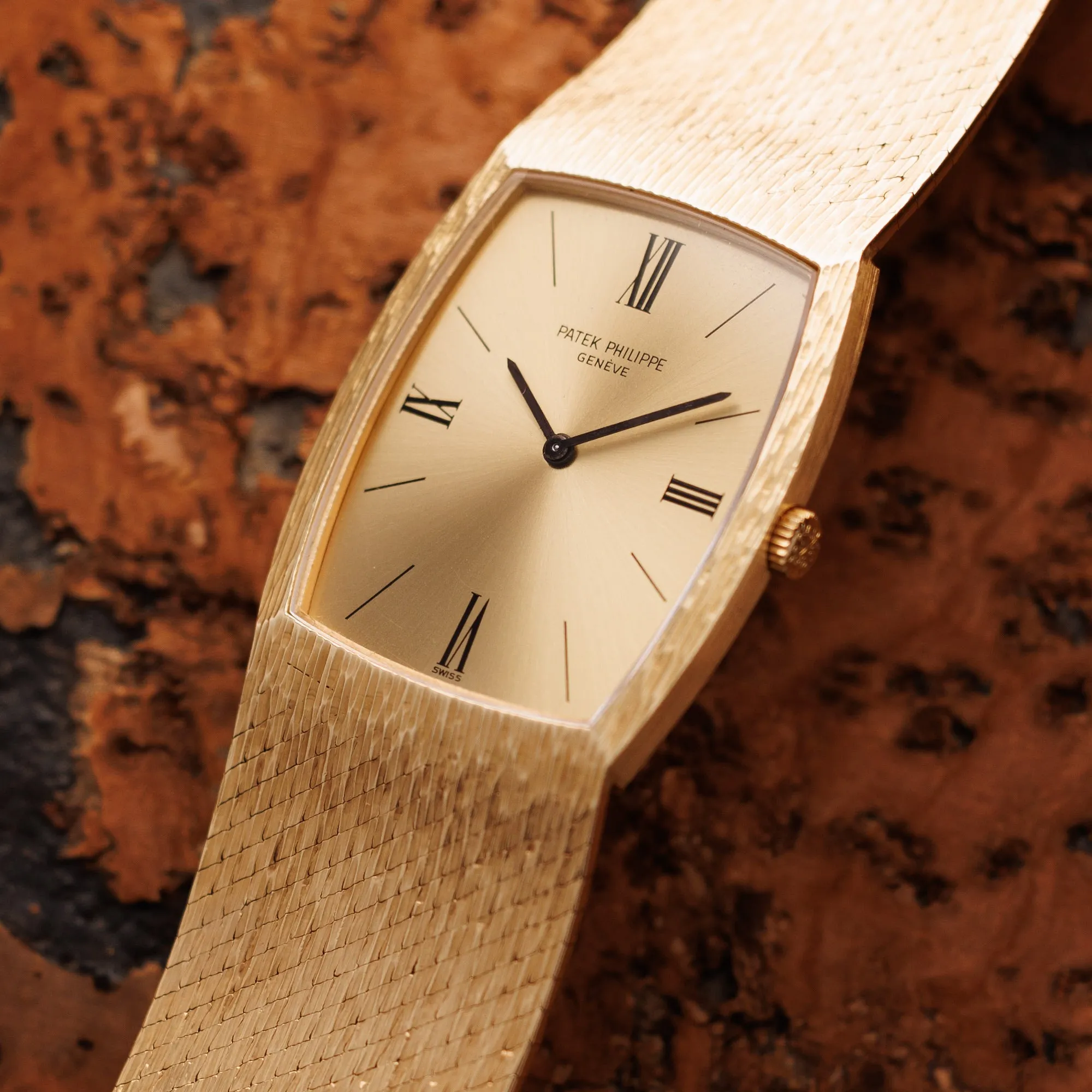 Patek Philippe Yellow Gold Mechanical Bracelet Watch Ref. 3528