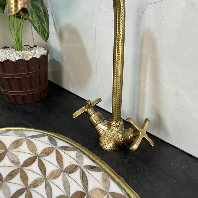 Single Hole Bathroom Faucet for Vanity Faucet, Hammered Brass Kitchen Faucet - Solid Brass Sink Faucet, Bar Faucet.