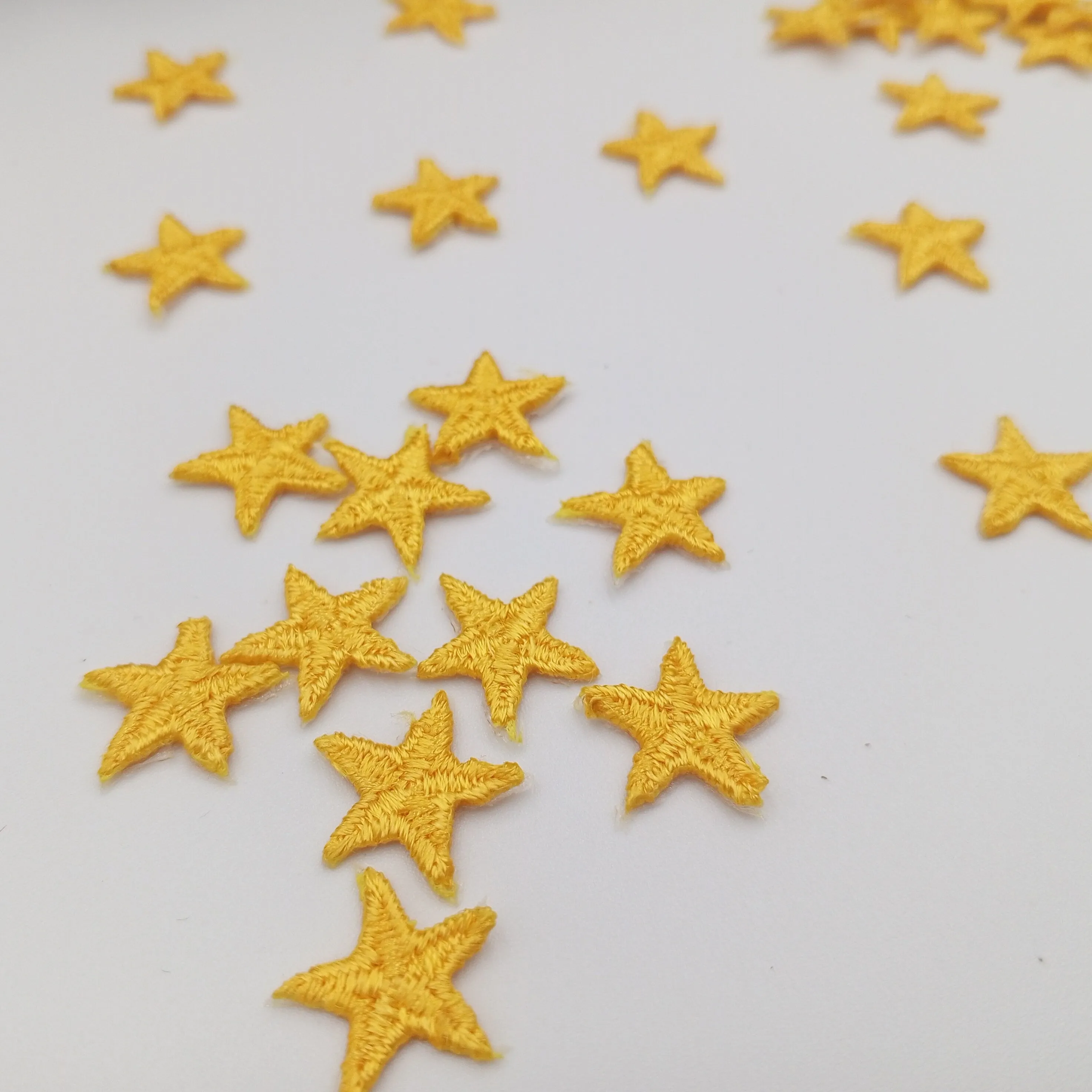 Small Yellow Star appliques VINTAGE Iron on Patches for Scrapbooking, Clothing and DIY Projects #618