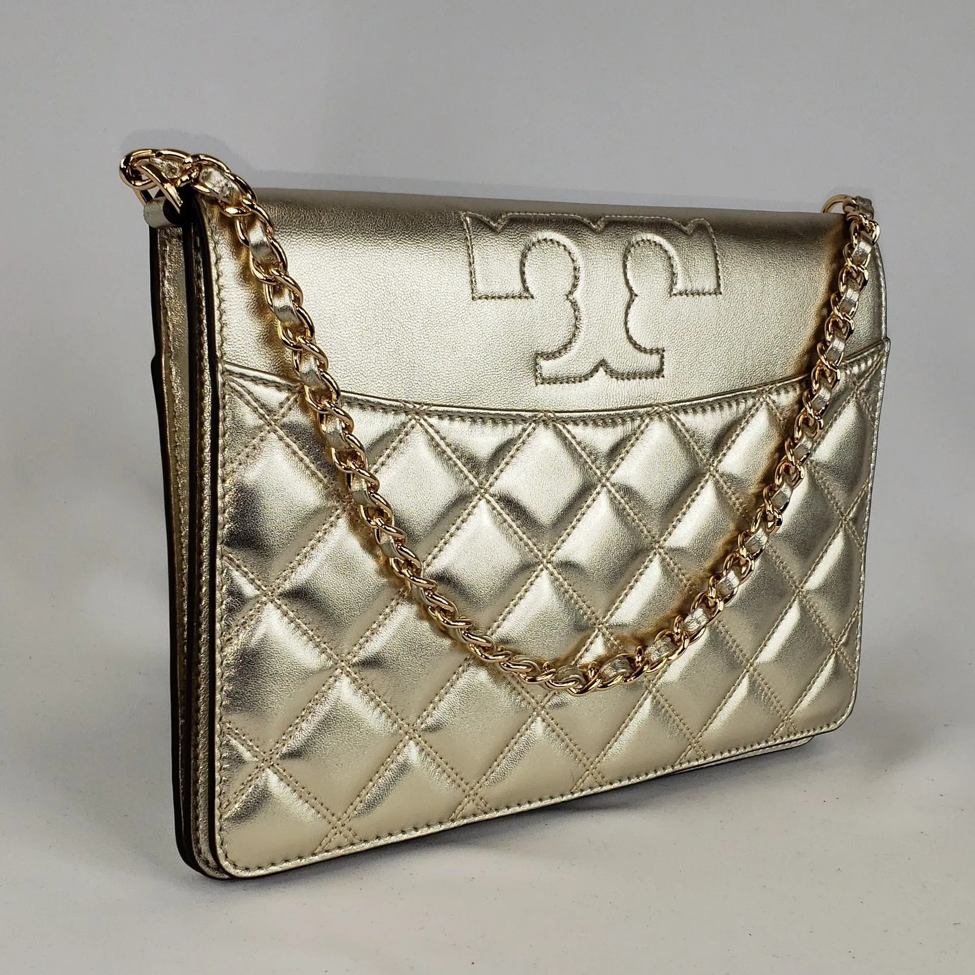 Tory Burch Savannah Clutch in Gold