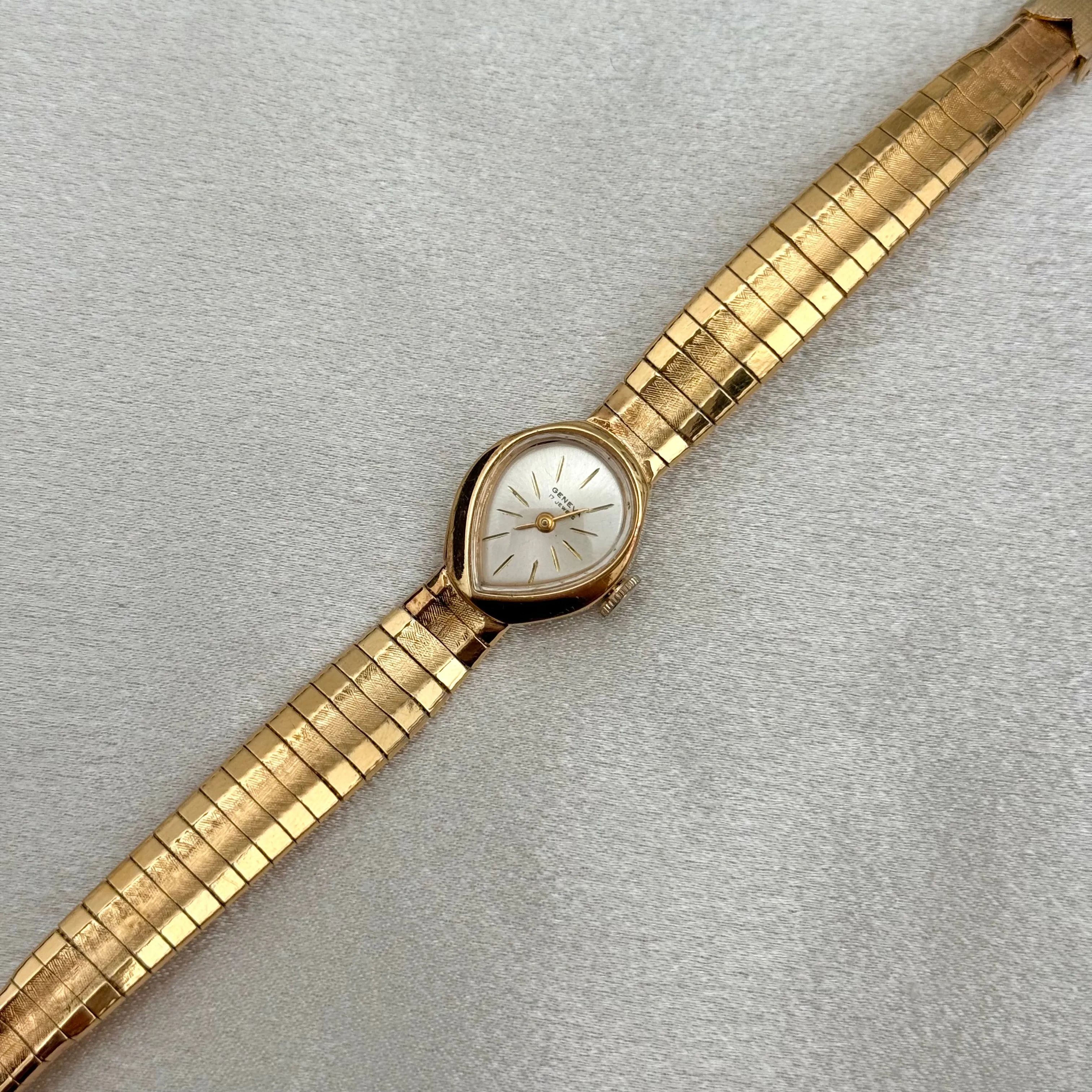 VINTAGE GENEVA WATCH