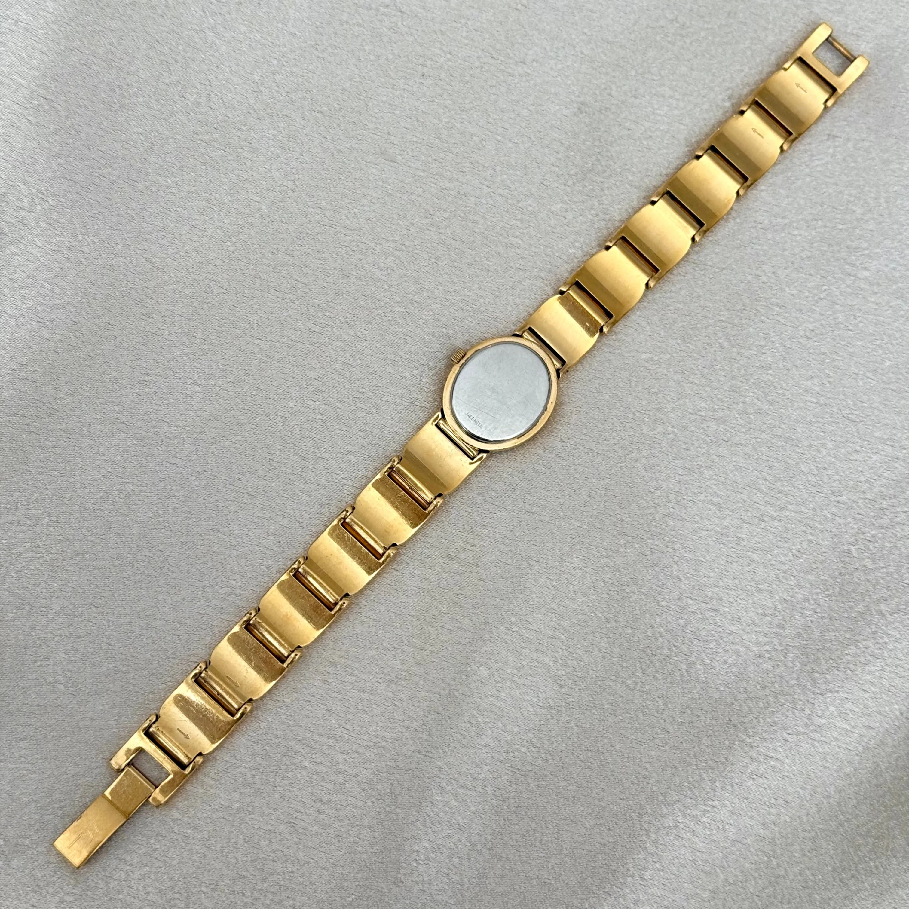 VINTAGE WITTNAUER DIAMOND WATCH