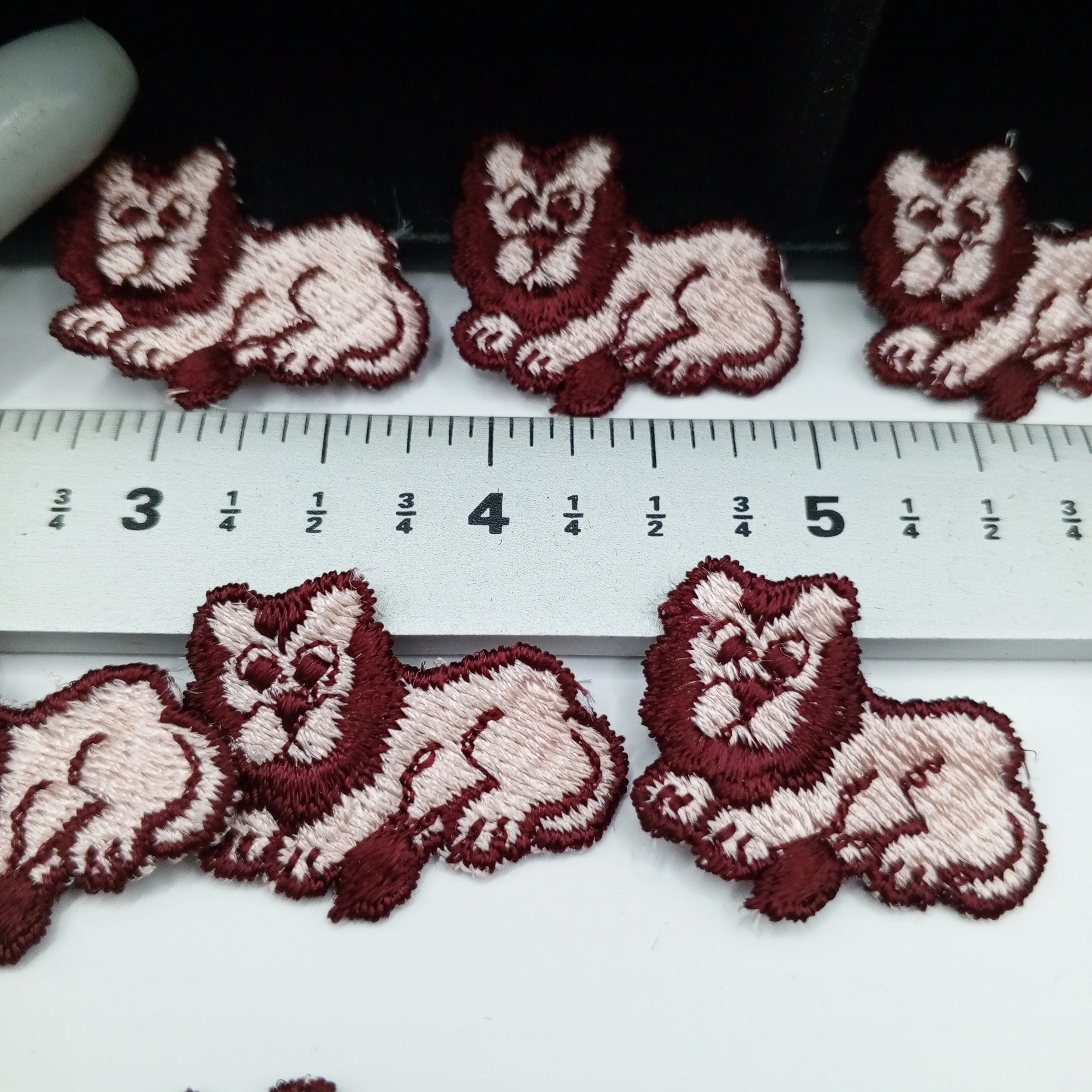 Wildlife appliques Merlot Pink Lion Patches #402